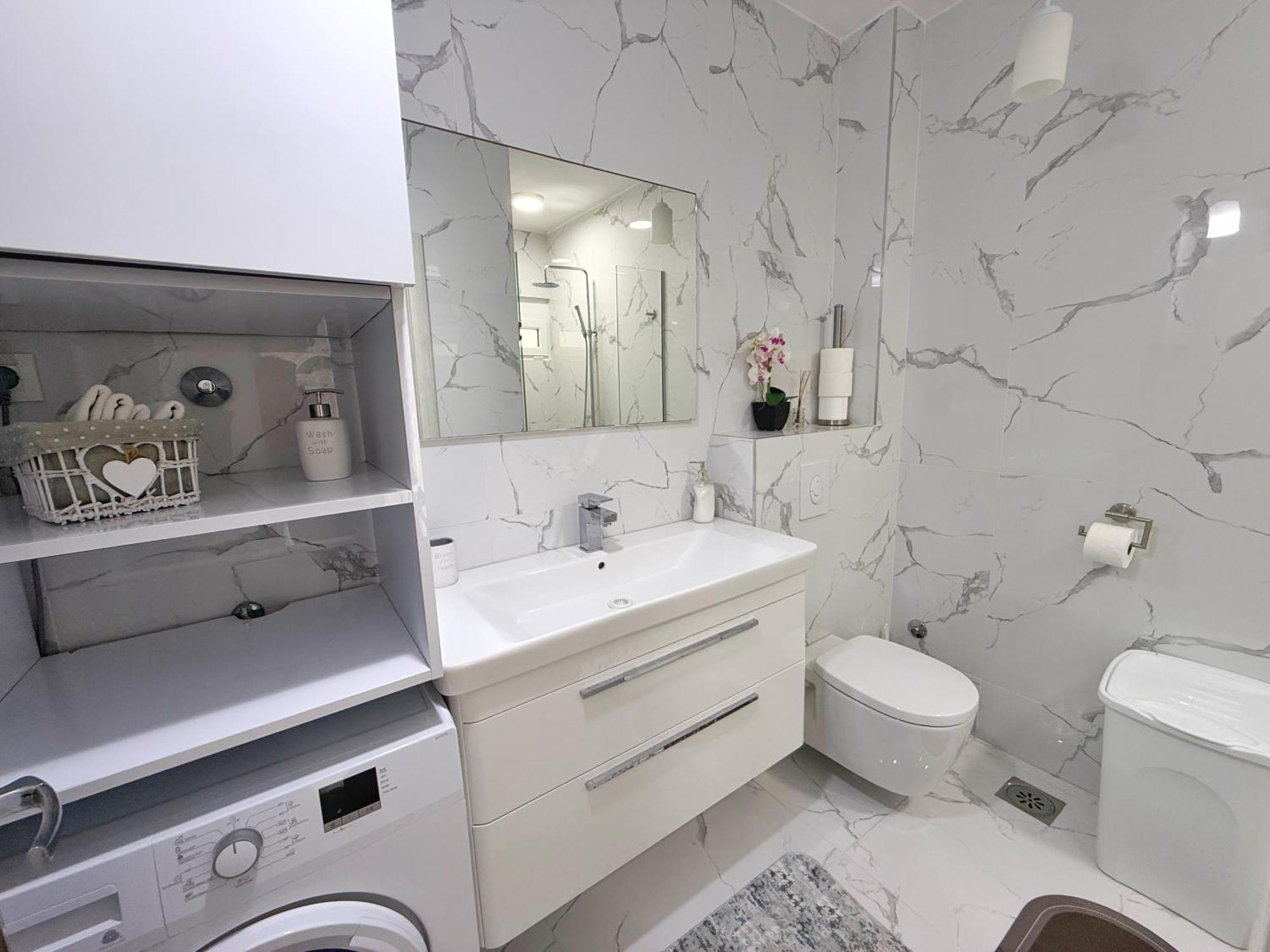 Apartmani Avanti Becici Kültér fotó